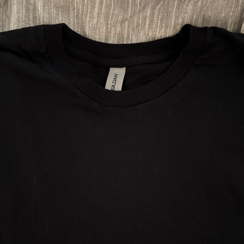 Gildan Men's Long Sleeve Black Tee